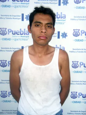 Ssptm Puebla aseguran a dos sujetos probables responsables de robo con violencia