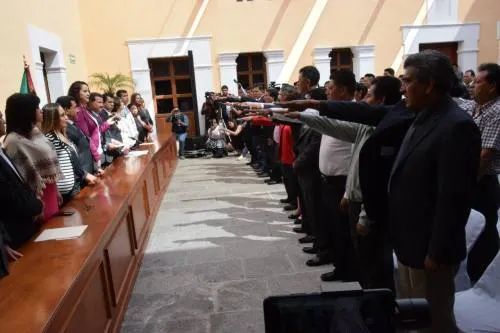Sin incidentes, rinden protesta presidentes auxiliares de San Pedro Cholula
