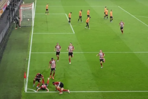 Raúl Jiménez y el Wolverhampton caen 1-0 ante Sheffield United en la Premier League
