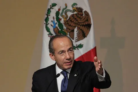 Calderón permitió que Estados Unidos espiara a México