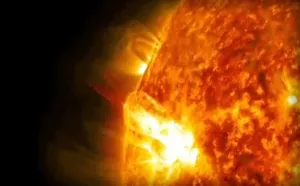 Nasa registra enorme llamarada del Sol