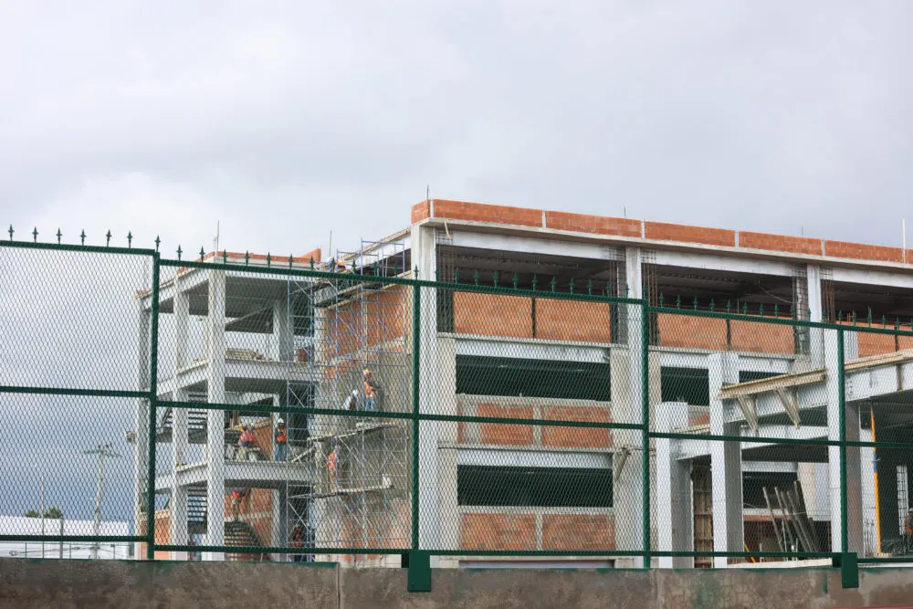 Avanza al 90% la construcción de la nueva sede de la Preparatoria Emiliano Zapata; traslado iniciaría en agosto