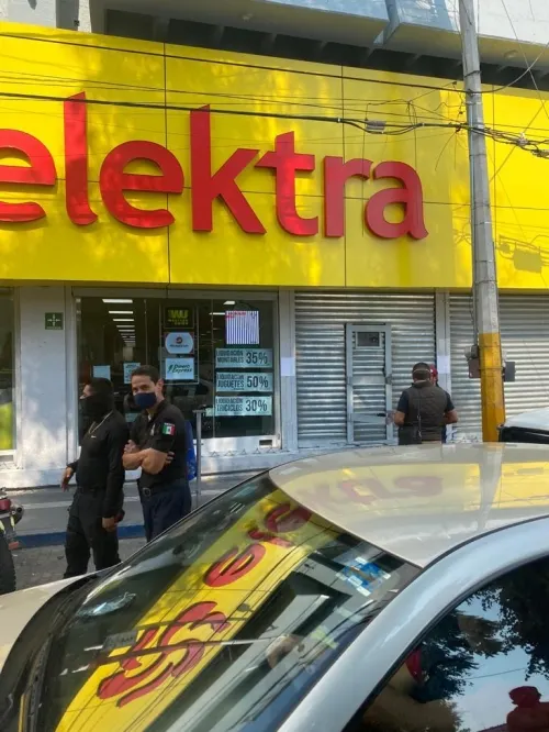 Por no acatar disposición estatal, clausuran tres tiendas Elektra en Texmelucan