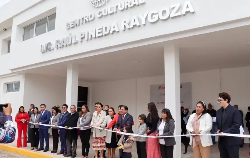 Antes de irse, Raúl Pineda, edil de Lafragua, rehabilita centro cultural y lo bautiza con su nombre