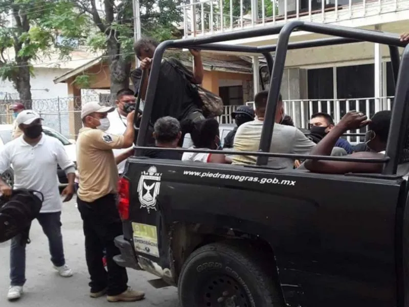 Rescatan a 46 migrantes en Piedras Negras, Coahuila