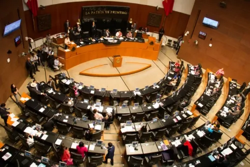 Senado aprueba, en lo general, Reforma Laboral; discuten reservas