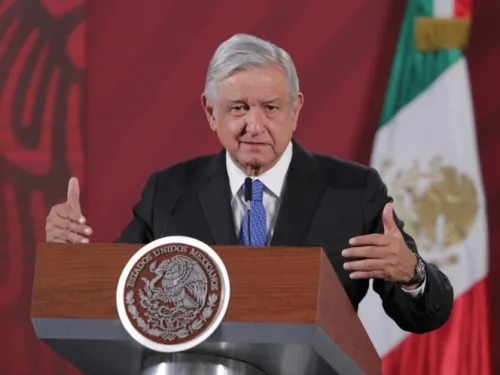‘No es tiempo para flaquezas, esto pasará’: López Obrador