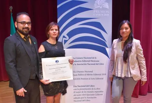 El Libro Los colibríes de México de la UDLAP obtiene premio otorgado por la CANIEM