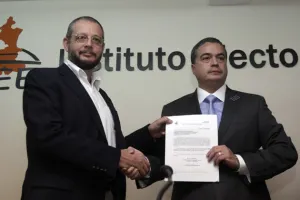 Ayuntamiento y el IEE firman convenio de publicidad para campañas