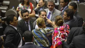 Salarios para burócratas de primer nivel federal no sufrirán cambios