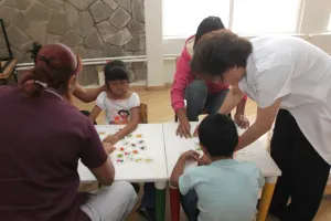 SMDIF Puebla ofrece servicios de terapia integral en el CMERI