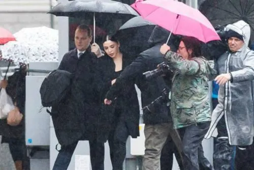 El Chapo lanza un beso a Emma Coronel antes de iniciar segunda audiencia en Nueva York