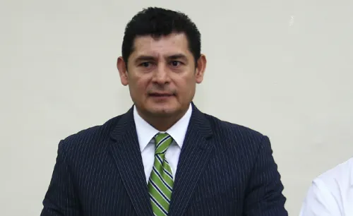 Alejandro Armenta, entre la indefinición y el oportunismo político