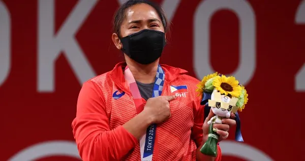 Hidilyn Díaz ganó la primera medalla de oro olímpica en la historia de filipinas