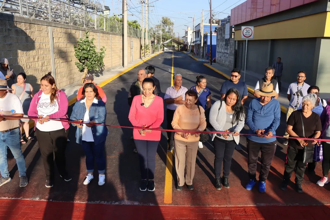 Ariadna Ayala entrega rehabilitación de la carretera a Tianguismanalco en Rancho Gamboa