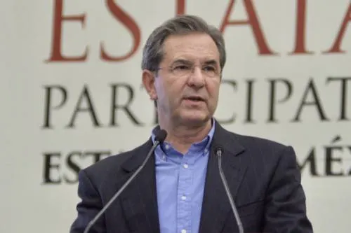 Esteban Moctezuma asegura que maestros cesados serán reinstalados