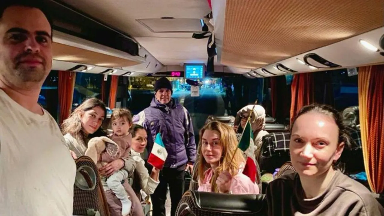 Seis mexicanos más llegan a Rumania huyendo de la guerra en Ucrania