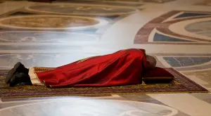 El Papa preside la Pasión de Cristo en el Vaticano