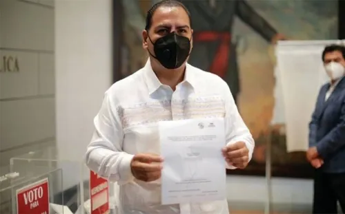Morena elige a Eduardo Ramírez como presidente de mesa directiva del Senado