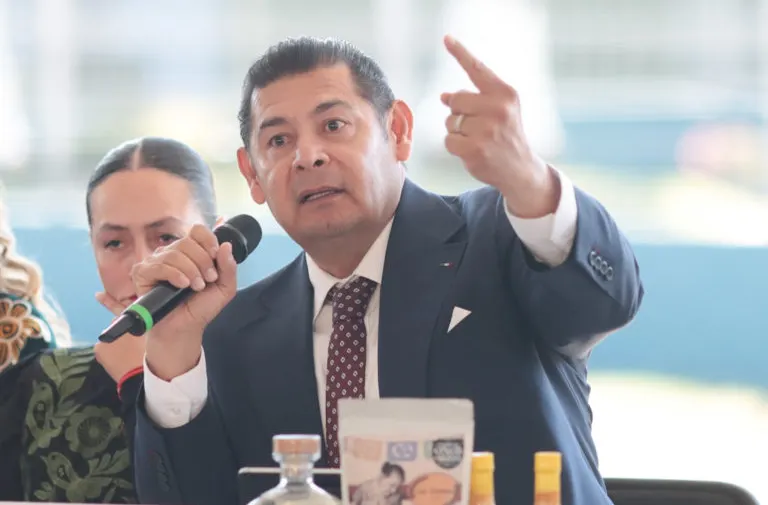¿Quién aprobó a Alejandro Armenta?
