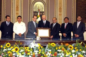 Entrega Congreso reconocimiento a Pedro Ángel Palou por labor hacia Puebla