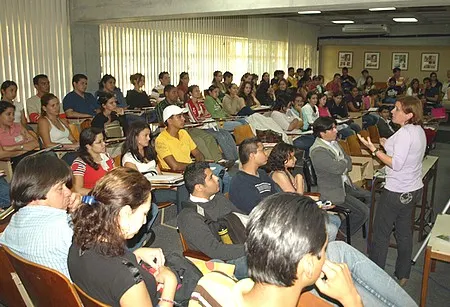 Alumnos del CCH Naucalpan toman instalaciones