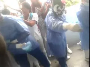 Novatada universitaria humilla a estudiantes