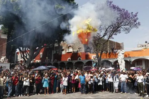 Gobernantes y candidatos, fueron hechos cenizas