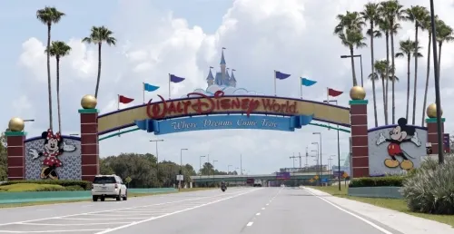 Disney despedirá a 4 mil empleados más en sus parques temáticos