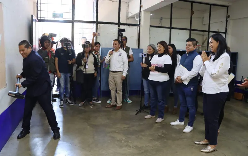 Ariadna Ayala mejora infraestructura educativa en Atlixco 