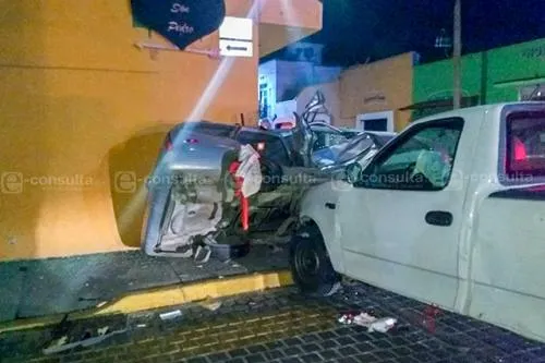 Un hombre muerto y cinco personas heridas, saldo de aparatoso choque en Cholula