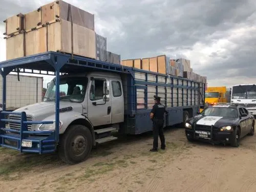 Policía Federal recuperó cargamento de muebles en San Hipólito robado por un grupo armado