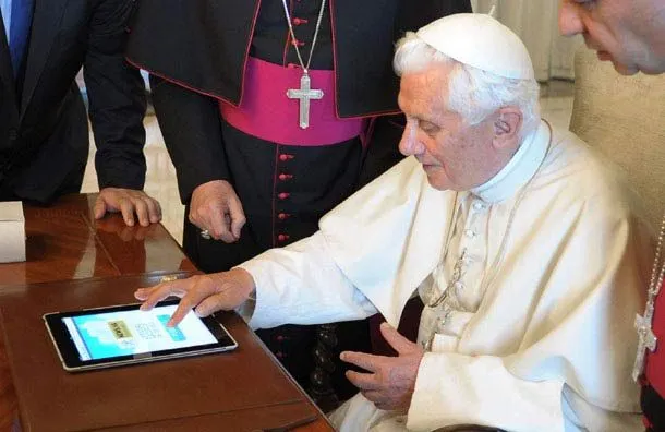 “Gracias por vuestro amor y cercanía”: tuitea Benedicto XVI