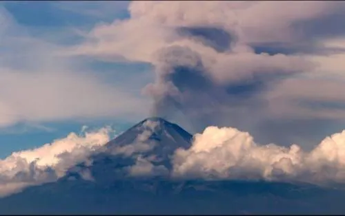 Popocatépetl presenta 33 exhalaciones y 11 explosiones