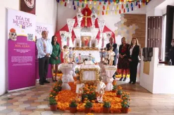 Secretarías de Cultura y Turismo inauguran corredor de ofrendas