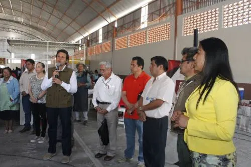 Entrega José Juan Espinosa última etapa del tianguis de Xixitla