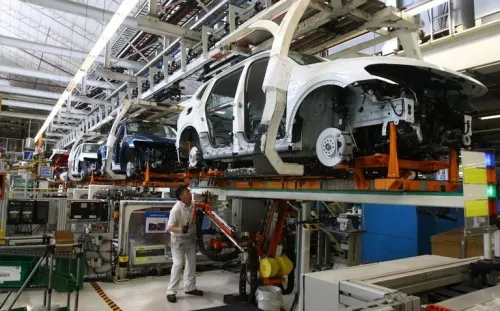 Niega juez reanudación de industria automotriz en Puebla