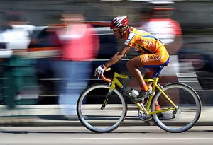 Ciclista mexicano pide apoyo para romper Récord Guinness