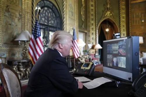 Trump agradece a tropas de EU en mensaje de Acción de Gracias