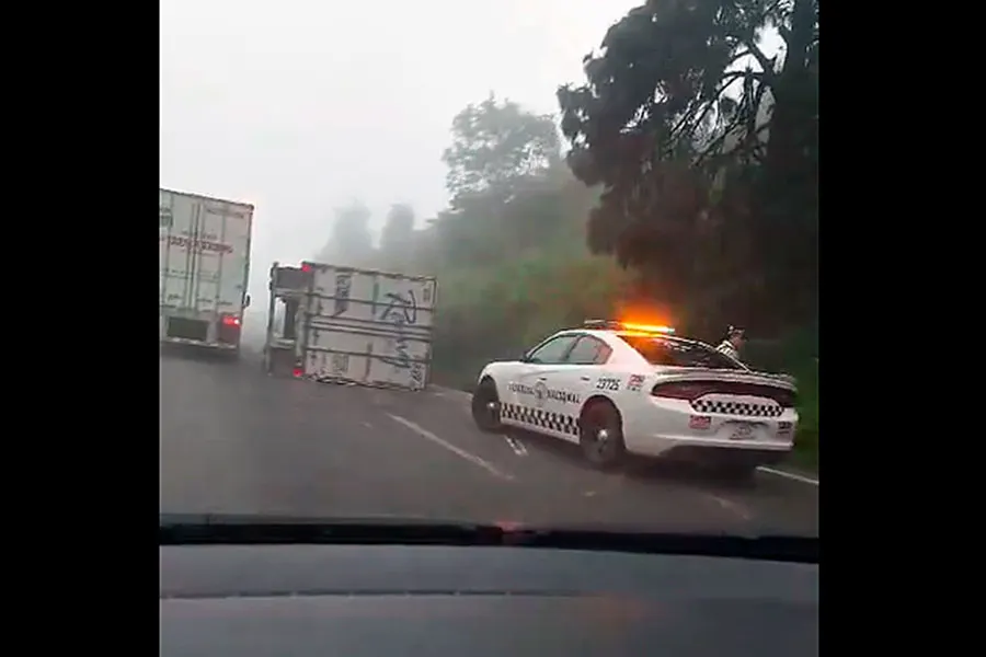 Volcadura Trailer Aut Puebla Orizaba