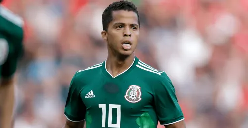 Giovani Dos Santos, a una firma del América