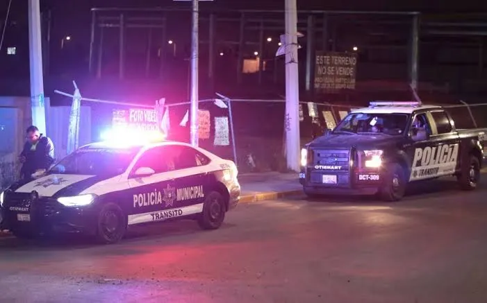 Balacera entre policías y ladrones deja un muerto en Santa Lucía