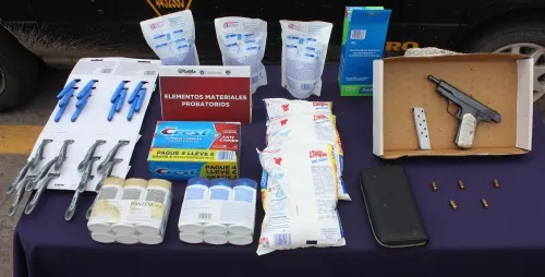 Detuvo policía municipal de Puebla a tres hombres por robo a repartidor de abarrotes