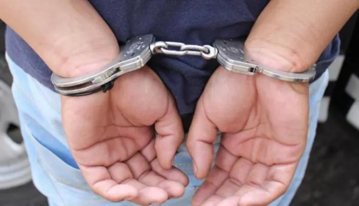 Por violación equiparada de su hijastra, 16 años de prisión