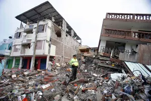 El peor terremoto en Ecuador en más de 30 años