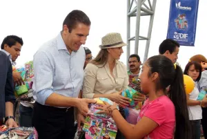 Celebran RMV y MEAMV Día del Niño en Kermés 2013