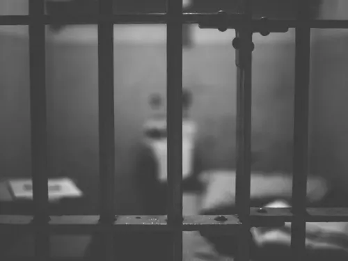 Arrestan a niñera acusada de meter a niño en tina con agua hirviendo