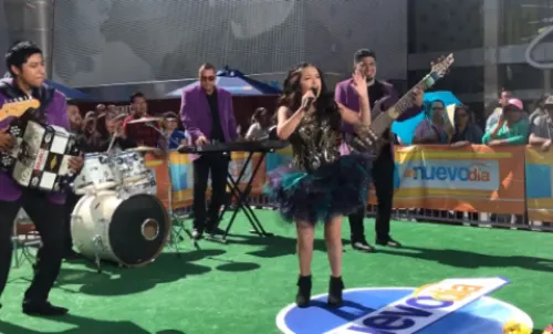 Rubí presenta su nuevo sencillo pero le falla el playback (+video)