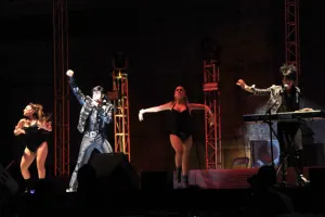 Contagia Albertano Show de buen humor a los poblanos