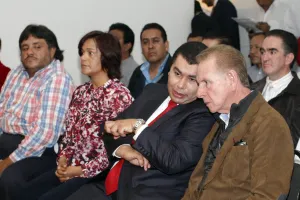 Partidos de izquierda quieren a Zavala como candidato